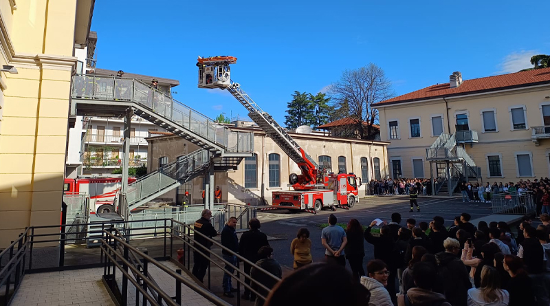 EVENTO VIGILI DEL FUOCO DI LEGNANO E PROVA DI EVACUAZIONE